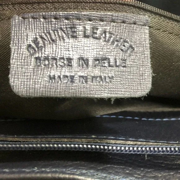 Sophisticated Navy Leather Tote Bag - Picture 9 of 15